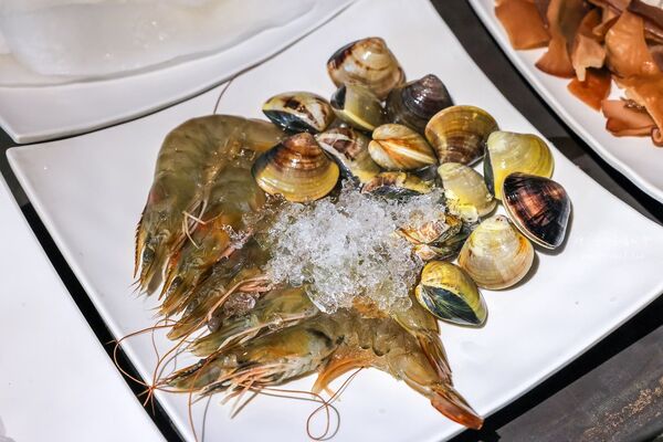 ▲▼台北中山區麻辣火鍋吃到飽推薦「椒心苑麻辣鍋」!(圖/部落客陳小可提供)