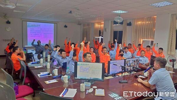 ▲海巡北部分署推法治宣導 強化法紀與防詐意識。(圖/記者郭世賢翻攝)