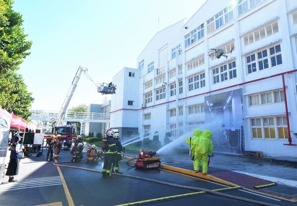 ▲新北首辦鋰電池災害應變演練。(圖/新北市環保局提供)