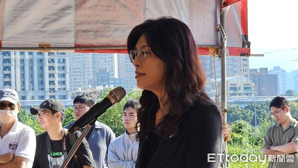 ▲▼國民黨主席鄭麗文8日下午出席台灣地區政治受難人互助會舉辦的2025年「五○年代白色恐怖秋祭追思慰靈大會」。(圖/記者呂佳賢攝)