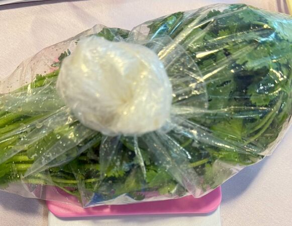 ▲▼七海酒樓蔬菜農藥超標。(圖/北市衛生局提供)