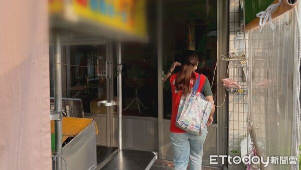 ▲▼ 嘉義市衛生局前往鹹酥雞攤稽查 。(圖/記者翁伊森翻攝)