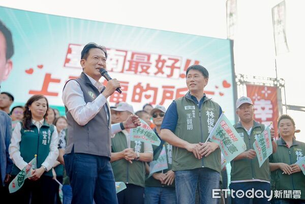 ▲林俊憲在安南區成立後援會,現場湧入逾五千名支持者,展現強大基層動能。(記者林東良翻攝,下同)