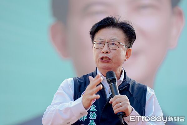 ▲林俊憲在安南區成立後援會,現場湧入逾五千名支持者,展現強大基層動能。(記者林東良翻攝,下同)