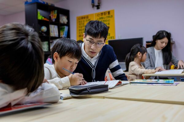 ▲李國強在《接住流星的人》與陸小芬有多場對手戲。(圖/大愛電視台提供)