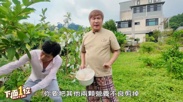 ▲▼洪榮宏「隱居豪宅」罕公開,合體胡瓜拍片破百萬。(圖/翻攝自YouTube)