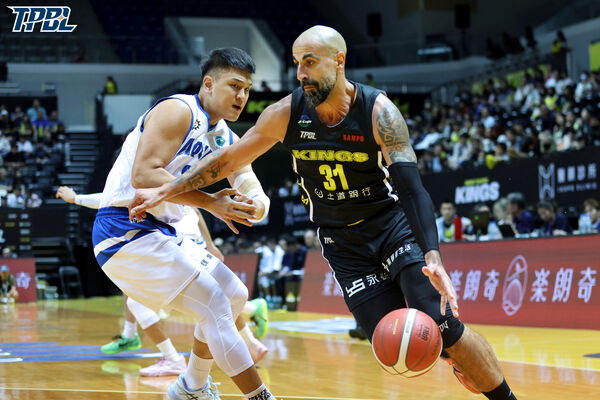 ▲國王李愷諺、桑尼,海神于煥亞。(圖/TPBL職籃提供)