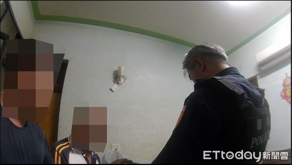 ▲▼ 【老翁網路遇假檢警 布袋警即時勸阻防詐騙】 。(圖/布袋分局提供)