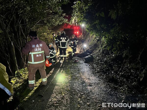 ▲陳男開車在妻子返家途中,不慎滑落山谷左腿遭車輛夾困。(圖/記者陸運陞翻攝)