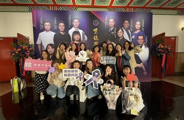 ▲桃園社工督導趙佳儀榮獲第11屆「紫絲帶獎」