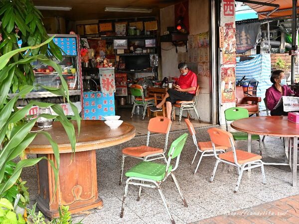 ▲▼台中隱藏版古早味剉冰店「三嫂木瓜牛奶」,三種冰、芒果青剉冰只要30元。(圖/部落客糖糖提供)