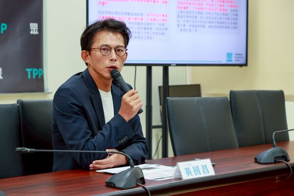 ▲民眾黨立法院黨團總召黃國昌10日在立法院舉辦記者會。(圖/民眾黨團提供)