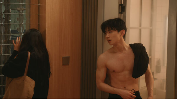 ▲《難哄》由白敬亭、章若楠主演。(圖/中天娛樂台提供)