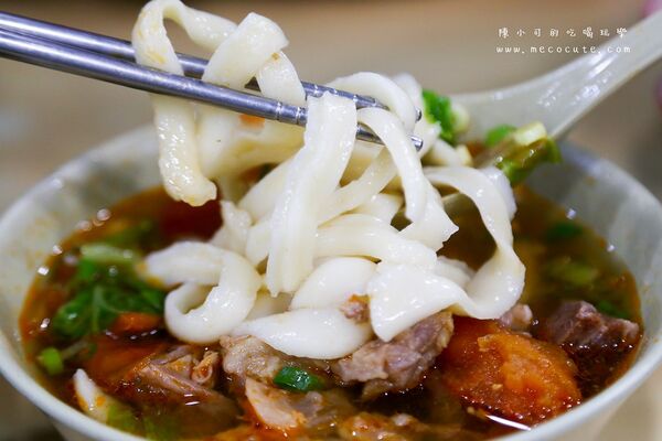 ▲▼天母美食「一品山西刀削麵之家」,推薦番茄牛肉麵蔥油餅!(圖/部落客陳小可提供)