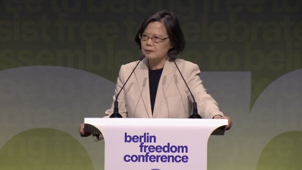 ▲▼前總統蔡英文10日出席第一屆「柏林自由週」(Berlin Freedom Conference)活動,並應邀於「柏林自由會議」(Berlin Freedom Conference),以「Threats facing democracies: Taiwan`s experience defending freedom」(民主國家面臨的威脅:台灣捍衛自由的經驗)為題發表演說。。(圖/Berlin Freedom Conference主辦單位直播)