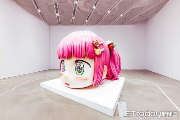 ▲《Mr.の奇想愛情》展出Mr.大型繪畫、雕塑、收據繪畫等未曾於台灣呈現的作品。(圖/高雄市文化局提供)