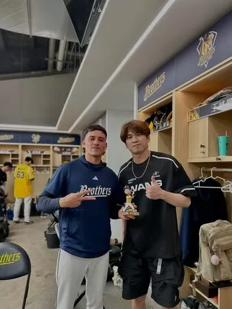 ▲丹尼爾與王威晨。(圖/丹尼爾IG)