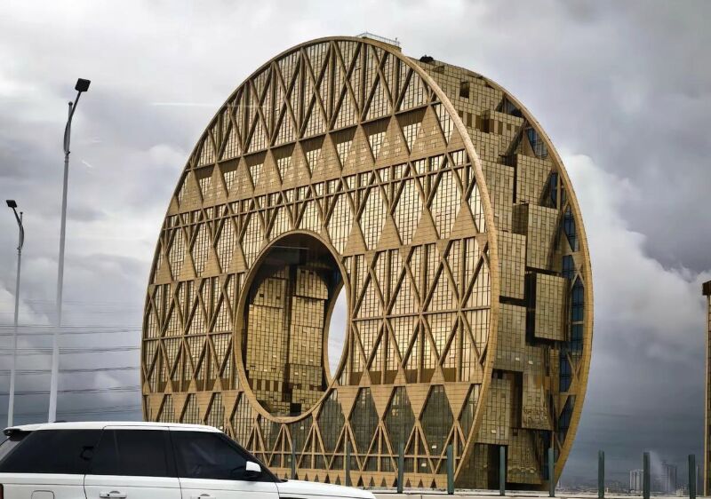 ▲廣州「最醜地標」銅錢大廈。(圖/翻攝極目新聞)