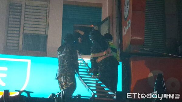 ▲▼昨晚蘇澳大淹水,救災人員共計救出 89名民眾、協助139名民眾避難撤離(含垂直避難)。(圖/記者游芳男翻攝,下同)