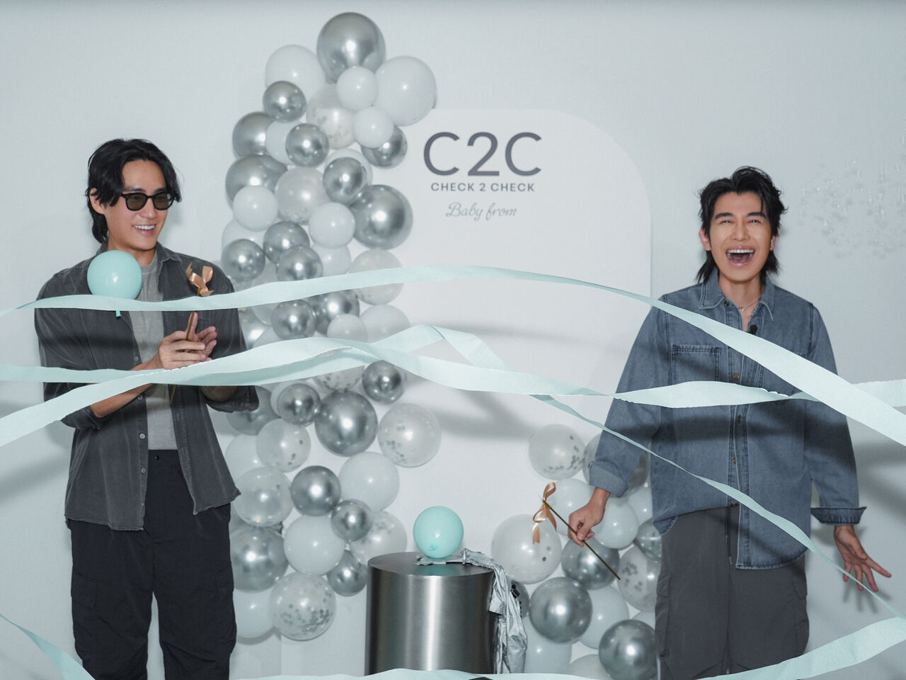 ▲▼網紅CEO森田攜手「最帥營運長」VIc陳雋希為「愛的結晶」新款雨衣舉辦性別趴!。(圖/快電商提供)