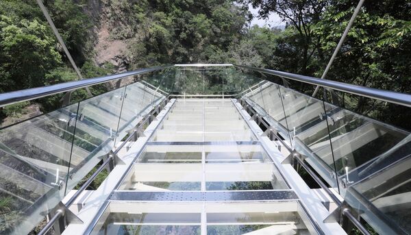 ▲桃園市觀旅局指出,桃市觀光景點及各項活動將陸續恢復正常運作,圖為天空步道。(資料照/市府觀旅局提供)