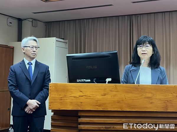 ▲▼中研院第13任院長遴選委員會發言人陳儀莊(圖右)與中研院長廖俊智。(圖/記者許敏溶攝)