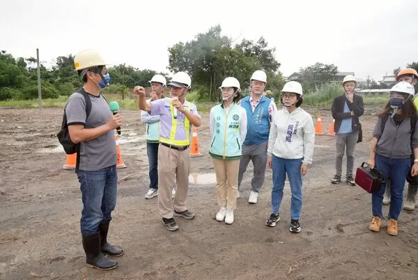 ▲▼林岱樺高雄勘災。(圖/林岱樺國會辦公室提供)