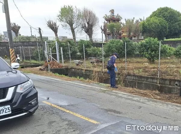 ▲男子凌晨外出墜入排水溝,今晨被發現時已死亡 。(圖/記者許宥孺翻攝)