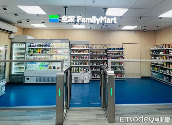 ▲▼全家科技店。(圖/業者提供)