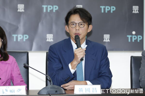 ▲▼民眾黨立法院黨團14日召開「能源轉型不該犧牲環境保護,修法完善創造三贏」記者會,黨團總召黃國昌、副總召張啟楷、幹事長陳昭姿、立委麥玉珍出席。(圖/記者湯興漢攝)