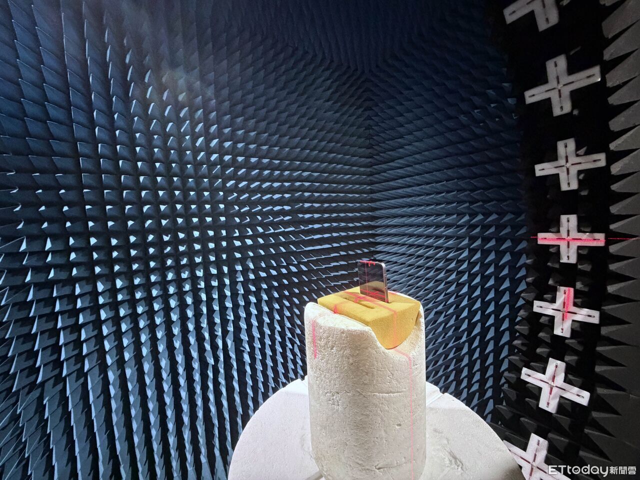 ▲▼ OPPO Apex Guard,東莞總部 。(圖/記者蘇晟彥攝)