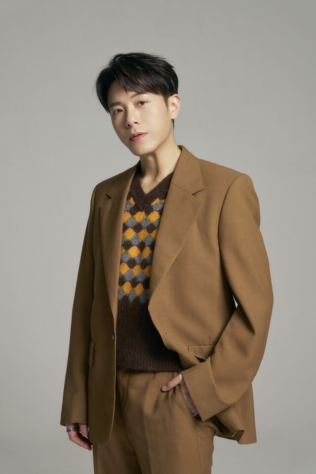 ▲▼韋禮安、艾蜜莉AMILI演唱戲劇《監所男子囚生記》主題曲〈不開心就跳起來〉。(圖/索尼提供)