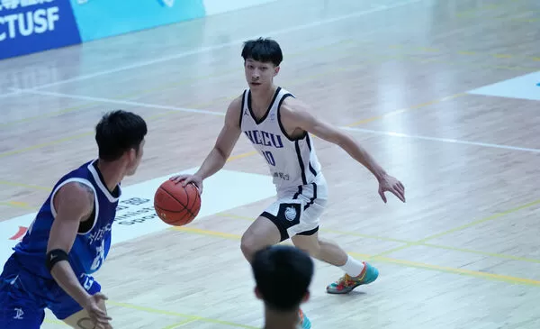 ▲政大男籃宋昕澔、徐得祈。(圖/大專體總提供)