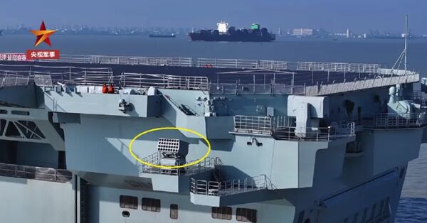 ▲▼四川艦擁有全方位防空反導能力,讓整體防禦水平已接近航空母艦的級別。圖為122毫米多用途火箭發射裝置。(圖/翻攝自央視)