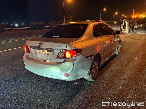 ▲▼台南國道1號南向289.5公里(新營路段)昨(14日)發生一起車禍。(圖/記者林東良翻攝)