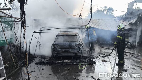 ▲▼ 高雄市大樹區姑山路今日發生一起火警 。(圖/記者吳世龍翻攝)