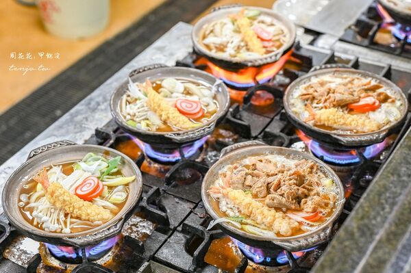 ▲▼五度入選日本烏龍麵百名店的燉內臟烏龍麵。(圖/部落客周花花提供)