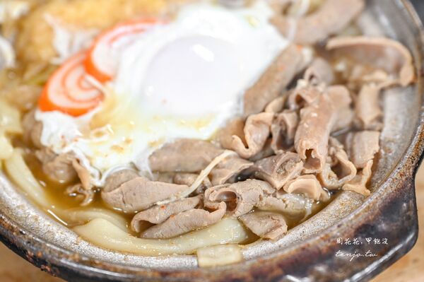 ▲▼五度入選日本烏龍麵百名店的燉內臟烏龍麵。(圖/部落客周花花提供)