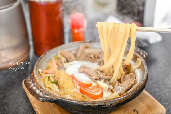 ▲▼五度入選日本烏龍麵百名店的燉內臟烏龍麵。(圖/部落客周花花提供)