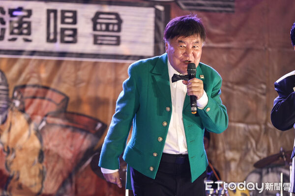 ▲方駿出席萬華時光紅包場演唱會。(圖/記者林敬旻攝)