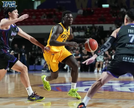▲攻城獅高國豪、德魯,特攻謝亞軒、阿巴西、馬可。(圖/TPBL職籃提供)