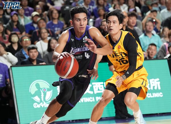 ▲攻城獅高國豪、德魯,特攻謝亞軒、阿巴西、馬可。(圖/TPBL職籃提供)