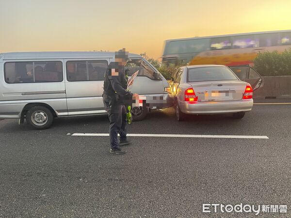 ▲▼ 國道1雲林段今晨3車追撞翻覆 造成1死5傷不幸事故 。(圖/記者游瓊華翻攝)