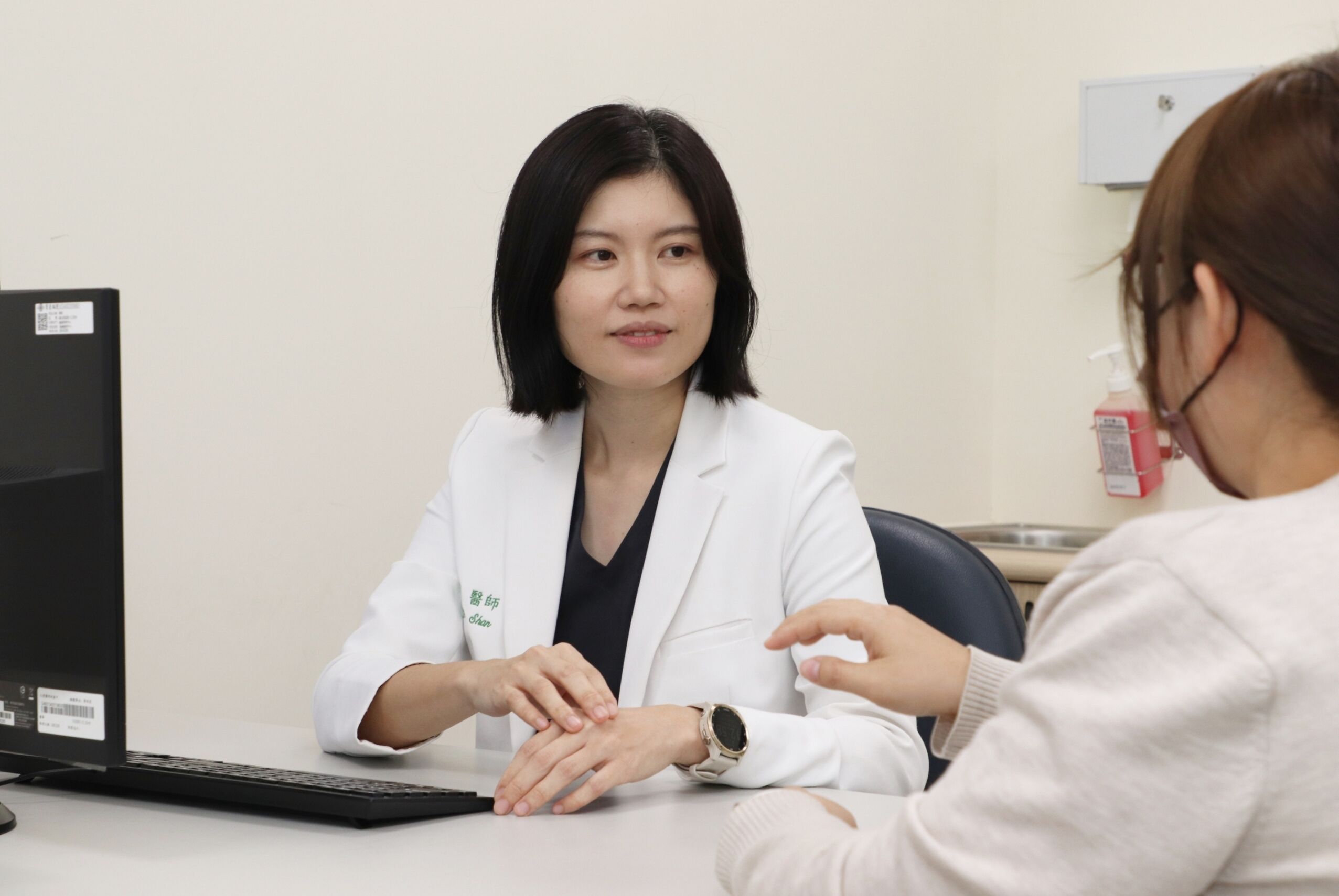 ▲▼林玉珊醫師;下腹7公分肌瘤。(圖/大里仁愛醫院)