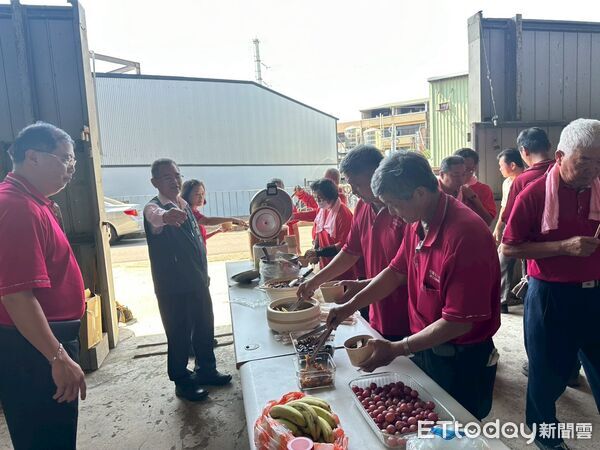▲台南做工行善團志工前往鹽水協助弱勢家庭進行屋內外修繕作業。(記者林東良翻攝,下同)