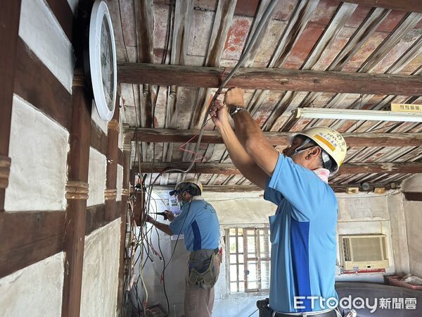 ▲台南做工行善團志工前往鹽水協助弱勢家庭進行屋內外修繕作業。(記者林東良翻攝,下同)