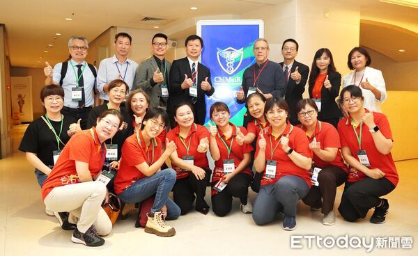 ▲奇美醫療體系於奇美博物館舉辦《雙管奇下.深耕台南》國際研討會,展現三院區整合成果,台南市衛生局長李翠鳳致詞。(記者林東良翻攝,下同)