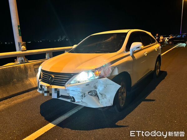 ▲▼國道3號屏東林邊車禍 鬼切車道撞上2人送醫。(圖/記者陳崑福翻攝)