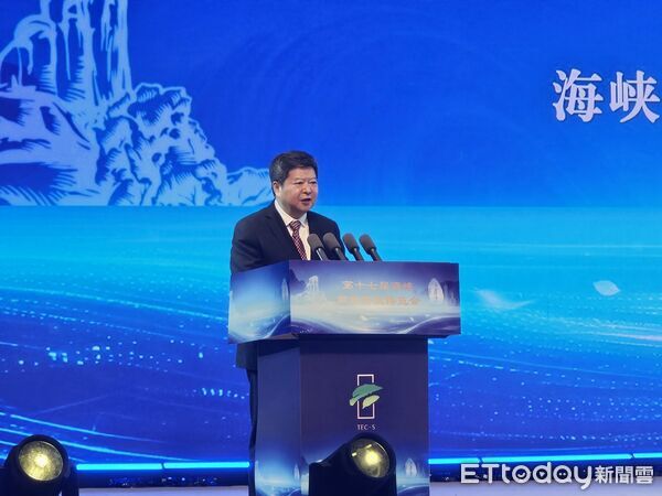 ▲▼第十七屆茶博會開幕,國民黨立委陳玉珍、南平市委書記袁超洪、海協會常務副會長龍明彪出席。(圖/記者陳冠宇攝)