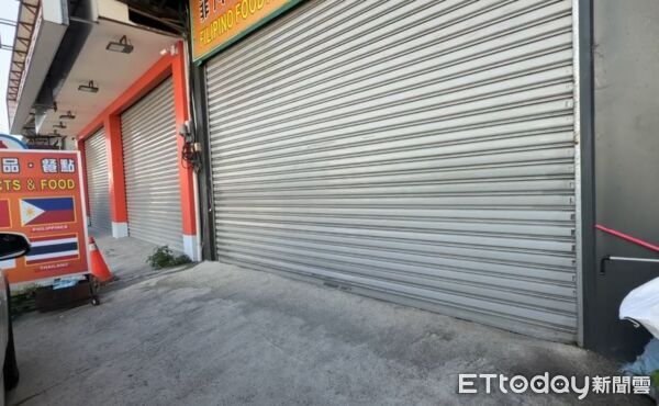 ▲▼高雄翁爆衝釀1死8傷!死者身份曝 妻女面露哀戚趕赴殯儀館。(圖/記者陳宏瑞攝)